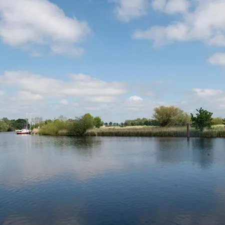 Zum Alten Faehrhaus - Bed and Breakfast Wrohm