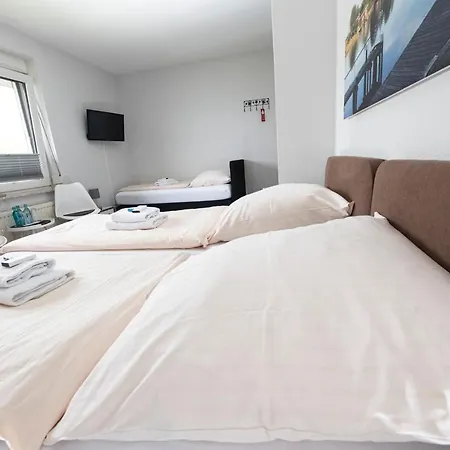 Zum Alten Faehrhaus - 3* Wrohm