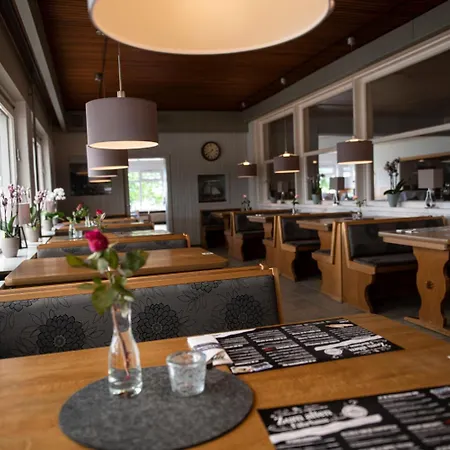 Bed & Breakfast Zum Alten Faehrhaus -