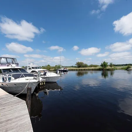 Bed and Breakfast Zum Alten Faehrhaus - Wrohm