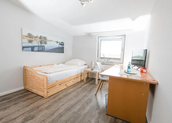 Zum Alten Fährhaus - Frühstückspension 3*