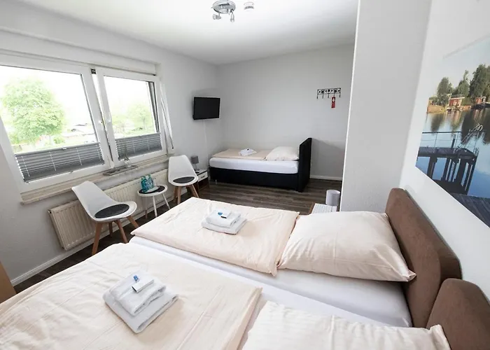 Frühstückspension Zum Alten Fährhaus - Wrohm