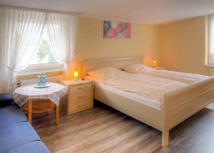 Zum Alten Fährhaus - Frühstückspension 3*