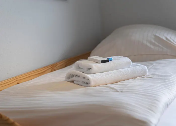 Zum Alten Fährhaus - Frühstückspension 3*